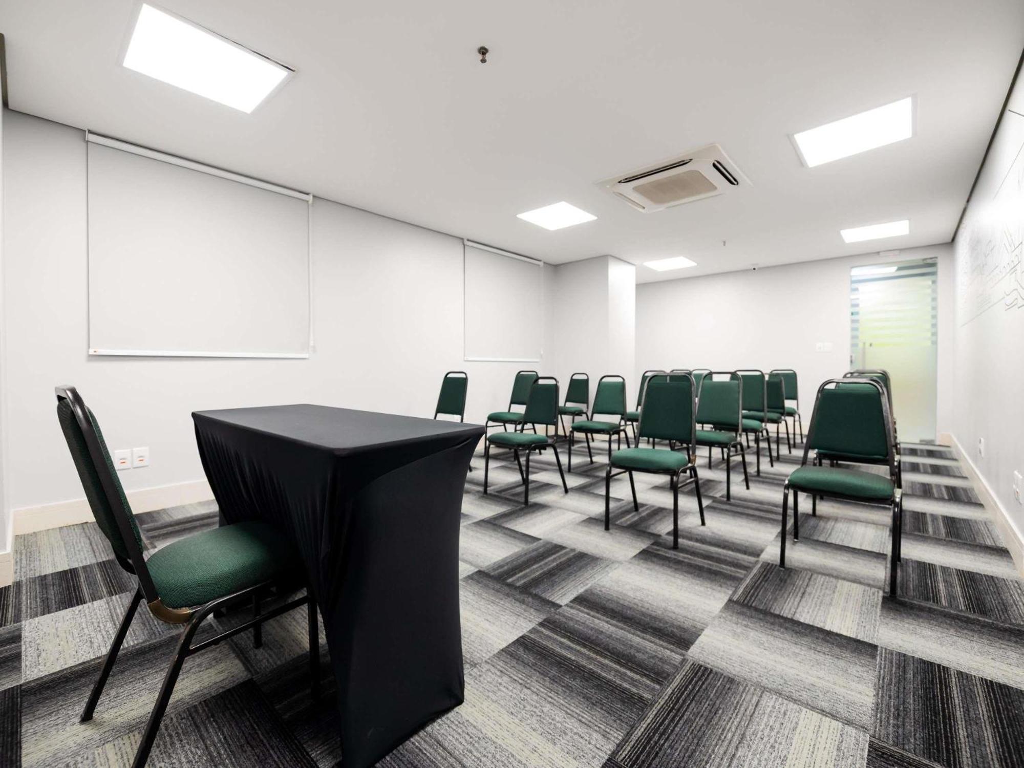 Ibis Styles Belem Hangar Zewnętrze zdjęcie